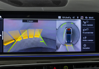 Подержанный автомобиль BMW X5 2018 года (19 фото)