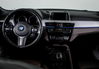 Подержанный автомобиль BMW X2 2018 года (12 фото)