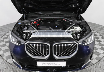 Подержанный автомобиль BMW X3 2025 года (10 фото)