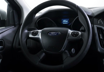 Подержанный автомобиль Ford Focus Sedan 2014 года (12 фото)