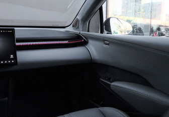 Подержанный автомобиль Zeekr X 2023 года (20 фото)