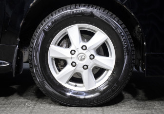 Подержанный автомобиль Lexus LX 2008 года (30 фото)