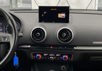 Подержанный автомобиль Audi A3 Sedan 2017 года (12 фото)