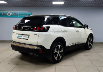Подержанный автомобиль Peugeot 3008 2019 года (5 фото)