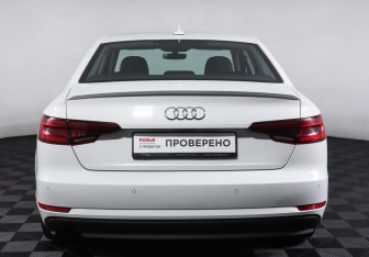 Подержанный автомобиль Audi A4 Sedan 2017 года (6 фото)