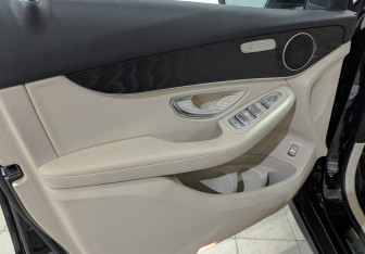 Подержанный автомобиль Mercedes-Benz GLC Coupe 2021 года (19 фото)