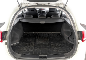 Подержанный автомобиль Kia Ceed Wagon 2017 года (9 фото)