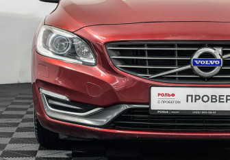 Подержанный автомобиль Volvo S60 2014 года (16 фото)
