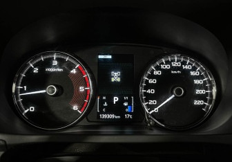 Подержанный автомобиль Mitsubishi Pajero Sport 2017 года (11 фото)