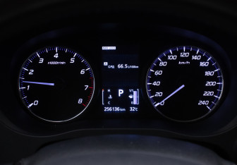 Подержанный автомобиль Mitsubishi Outlander 2018 года (12 фото)