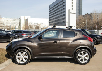 Подержанный автомобиль Nissan Juke 2012 года (6 фото)