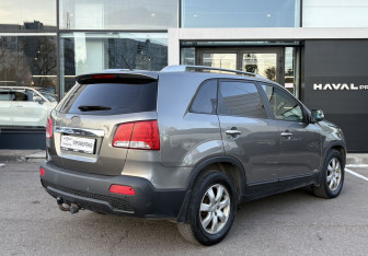 Подержанный автомобиль Kia Sorento 2009 года (5 фото)