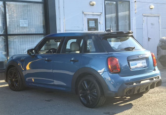 Подержанный автомобиль MINI Hatch 2021 года (8 фото)