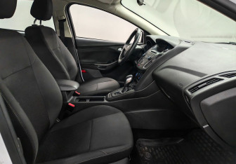 Подержанный автомобиль Ford Focus Sedan 2018 года (9 фото)