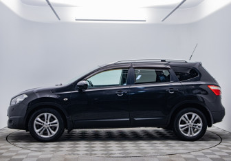 Подержанный автомобиль Nissan Qashqai+2 2012 года (8 фото)