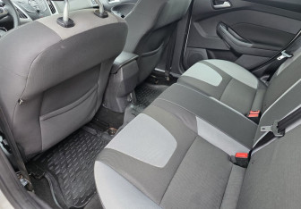 Подержанный автомобиль Ford Focus Hatchback 2012 года (10 фото)