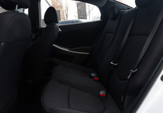 Подержанный автомобиль Hyundai Solaris Sedan 2013 года (10 фото)