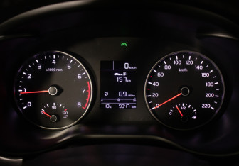 Подержанный автомобиль Kia Rio Sedan 2017 года (12 фото)