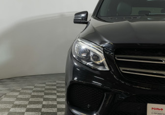 Подержанный автомобиль Mercedes-Benz GLE 2017 года (18 фото)
