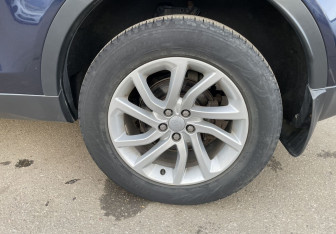 Подержанный автомобиль Land Rover Discovery Sport 2017 года (12 фото)