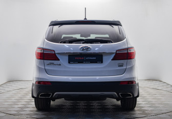 Подержанный автомобиль Hyundai Santa Fe 2014 года (4 фото)