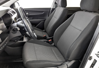 Подержанный автомобиль Kia Rio Sedan 2020 года (20 фото)