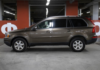 Подержанный автомобиль Volvo XC90 2011 года (8 фото)