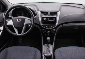 Подержанный автомобиль Hyundai Solaris Sedan 2011 года (13 фото)