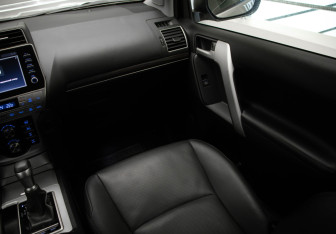 Подержанный автомобиль Toyota Land Cruiser Prado 2021 года (26 фото)