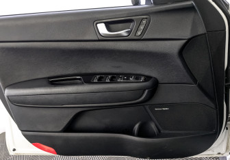 Подержанный автомобиль Kia Optima Sedan 2018 года (19 фото)