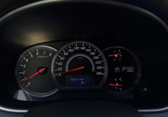 Подержанный автомобиль Nissan Teana 2011 года (10 фото)