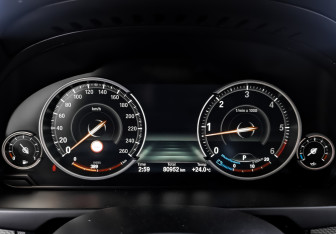 Подержанный автомобиль BMW X6 2018 года (13 фото)