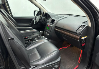 Подержанный автомобиль Land Rover Freelander 2012 года (13 фото)