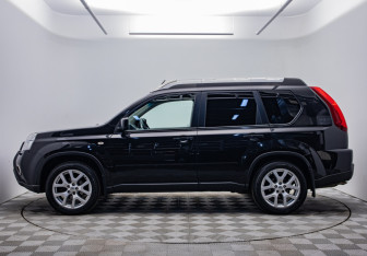 Подержанный автомобиль Nissan X-Trail 2014 года (2 фото)