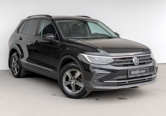Подержанный автомобиль Volkswagen Tiguan 2021 года (3 фото)