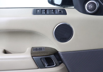 Подержанный автомобиль Land Rover Range Rover Sport 2015 года (19 фото)