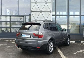 Подержанный автомобиль BMW X3 2010 года (5 фото)