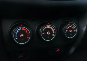 Подержанный автомобиль Mitsubishi ASX 2015 года (13 фото)