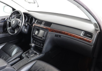 Подержанный автомобиль Skoda Superb Liftback 2010 года (6 фото)