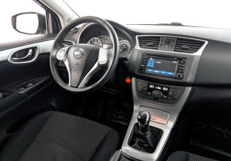 Подержанный автомобиль Nissan Sentra Sedan 2014 года (28 фото)