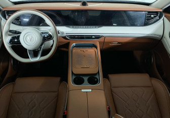 Подержанный автомобиль Voyah Free 2023 года (12 фото)