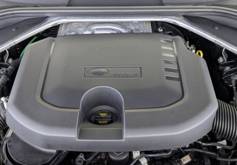 Подержанный автомобиль Land Rover Range Rover Sport 2024 года (9 фото)