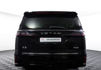 Подержанный автомобиль Voyah Dream 2025 года (6 фото)