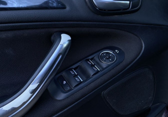 Подержанный автомобиль Ford Galaxy 2012 года (19 фото)