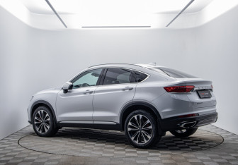 Подержанный автомобиль Geely Tugella 2021 года (7 фото)