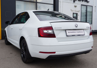 Подержанный автомобиль Skoda Octavia Liftback 2018 года (7 фото)