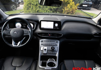 Подержанный автомобиль Hyundai Santa Fe 2021 года (11 фото)