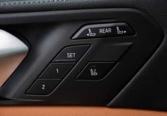 Подержанный автомобиль BMW X7 2019 года (22 фото)