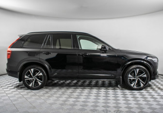 Подержанный автомобиль Volvo XC90 2021 года (4 фото)