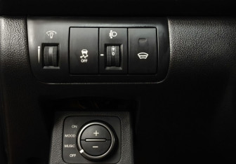 Подержанный автомобиль Kia Cerato Coupe 2011 года (15 фото)